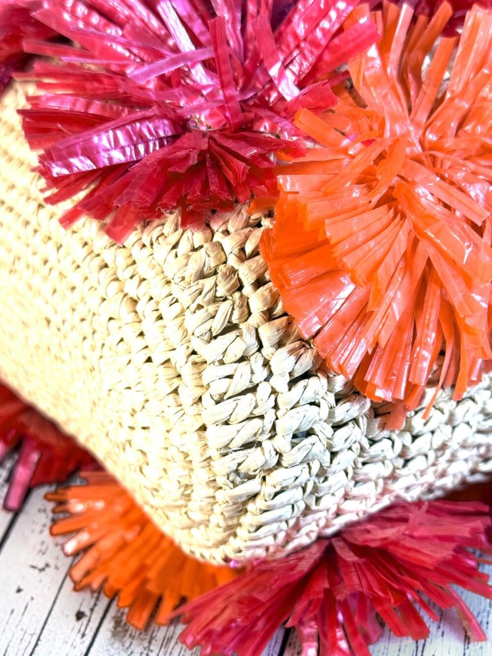 Sharif Woven Raffia 3D Floral Appliquรฉ Large Shoulder Crossbody Tote SAMPLE Bag - Picture 14 of 15
